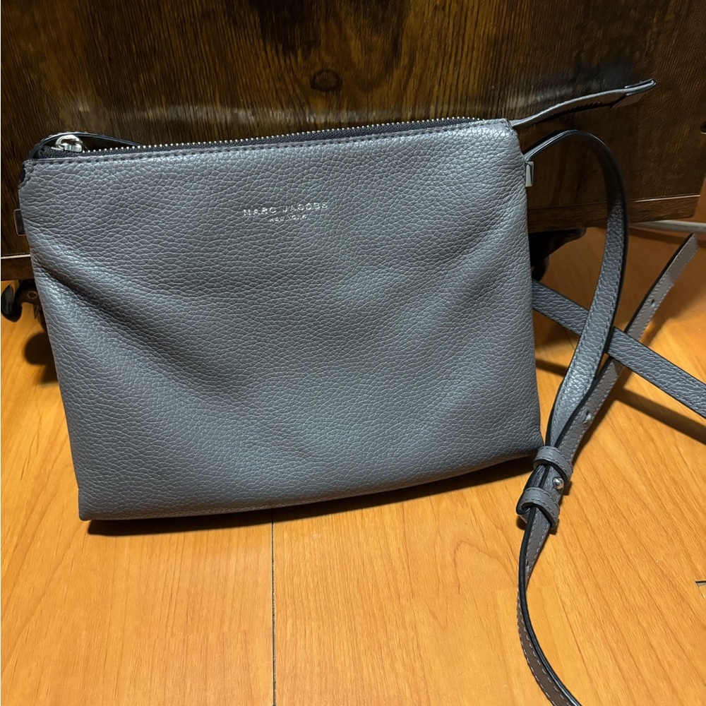 FINAL SALE & FIRM‼️Marc Jacobs Crossbody Bag Leather in Gray